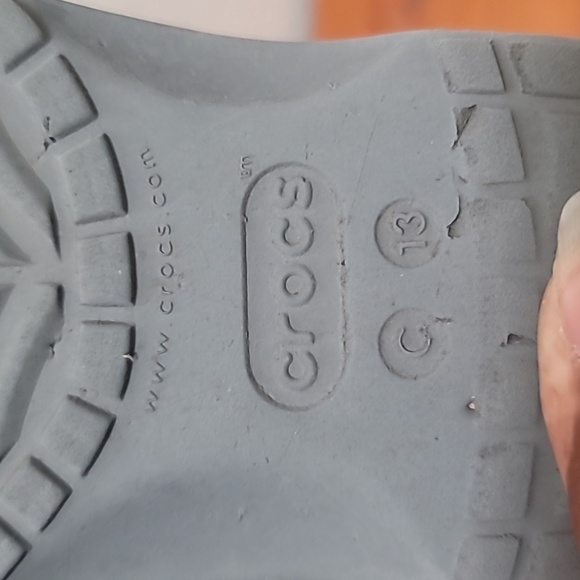 CROCS KIDS RUBBER WATERPROOF GRAY SLIP ON SANDAL SIZE C13 - Picture 7 of 8